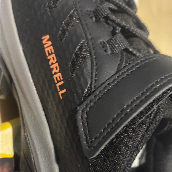 Merrell Black and Green Sneakers Athletic Shoes - Picture 2 of 3